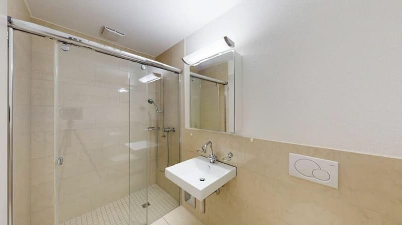 Badezimmer mit begehbarer Dusche