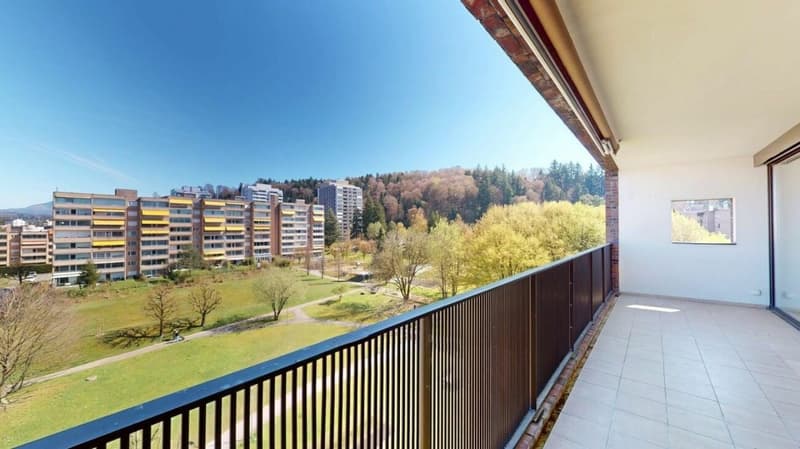 grosszügiger Balkon
