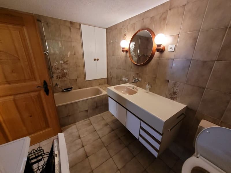 grosses Badezimmer
