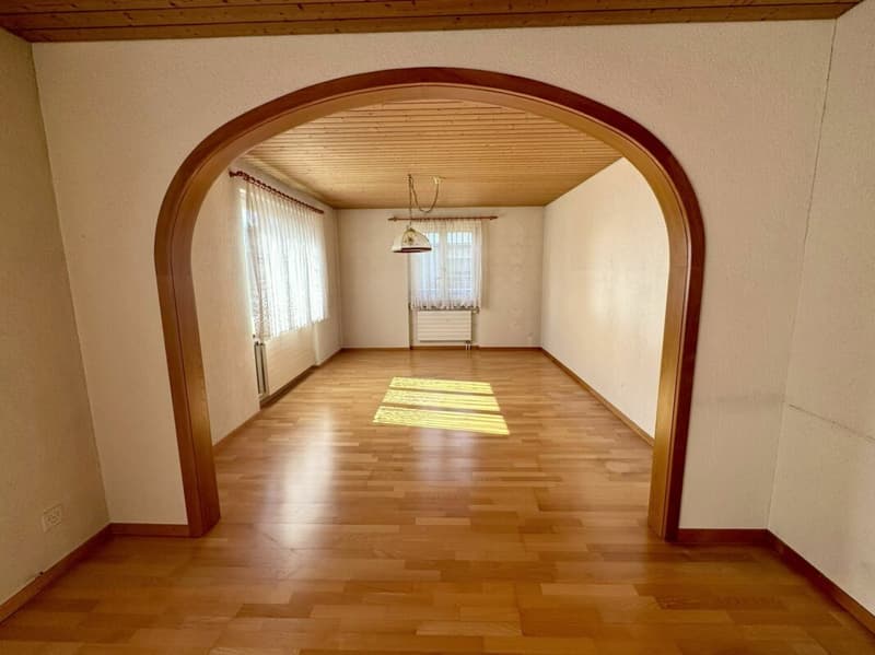 Einfamilienhaus mit Potential zu verkaufen (2)