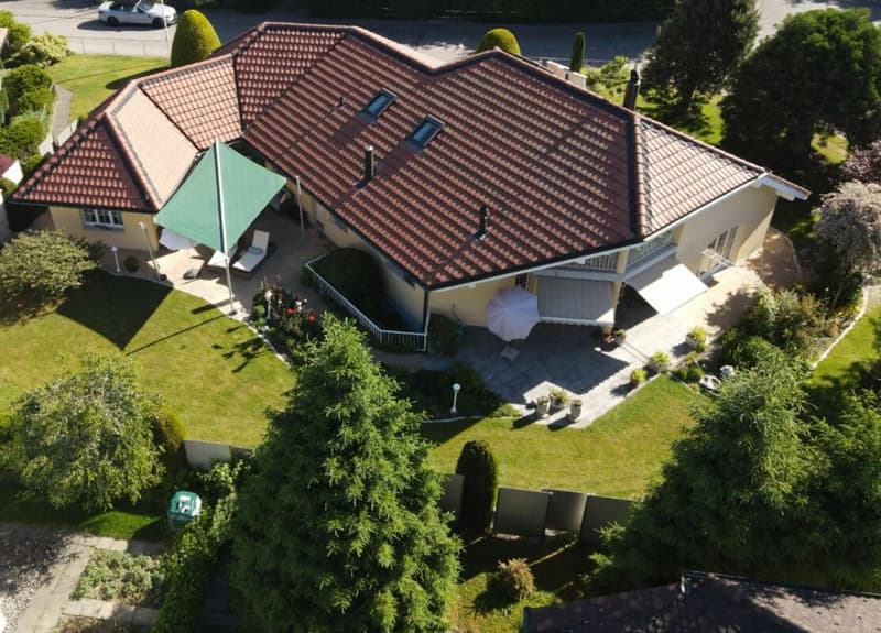 Aussen mit Garten