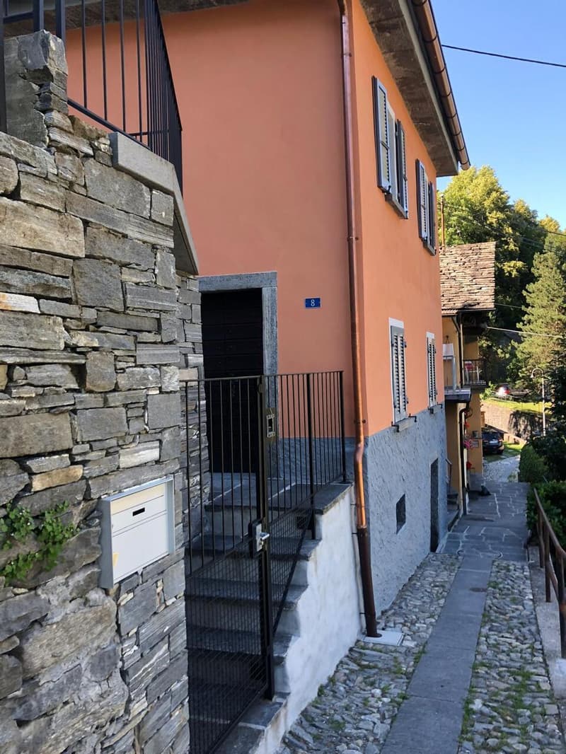 Charmantes Tessinerhaus an sonniger Aussichtslage in der Valle Maggia (4)