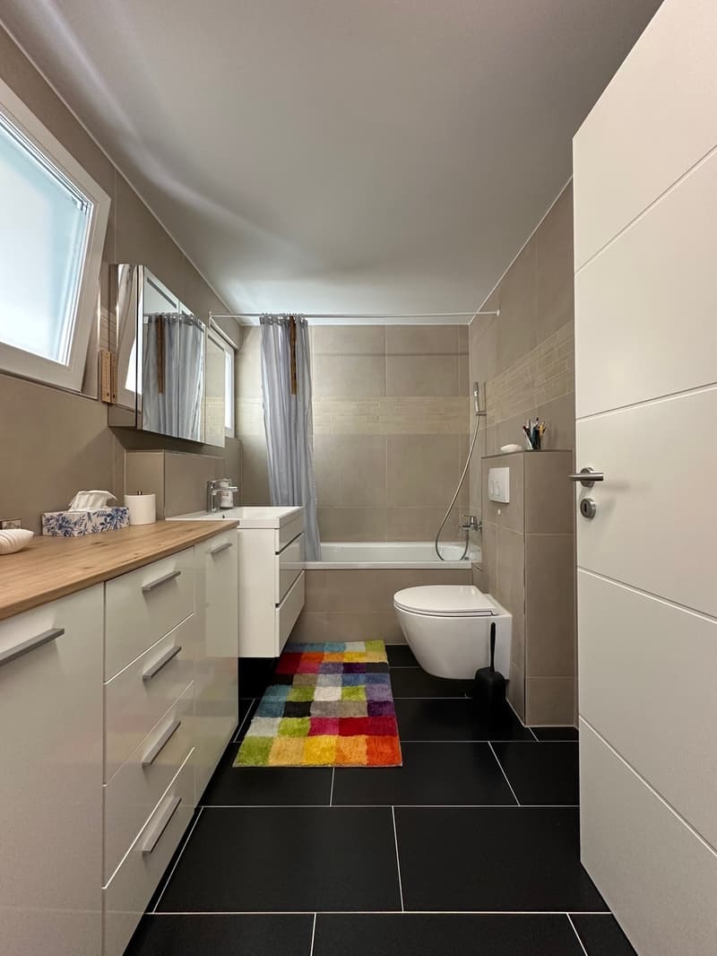 Neuwertige 3.5-Zimmer-Wohnung mit Sitzplatz und Carport zu verkaufen (7)
