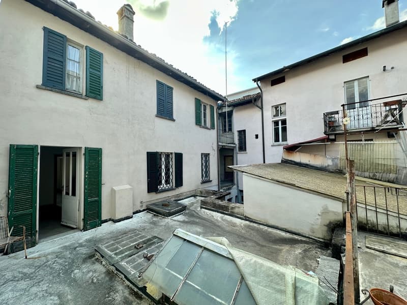 Gebäudekomplex mit Innenhof / Complesso di stabili con corte interna (9)