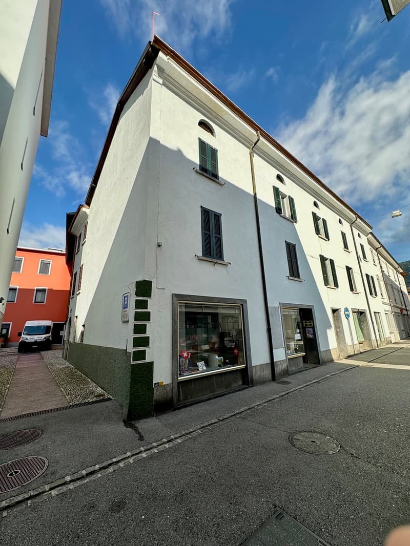 Gebäudekomplex mit Innenhof / Complesso di stabili con corte interna (3)