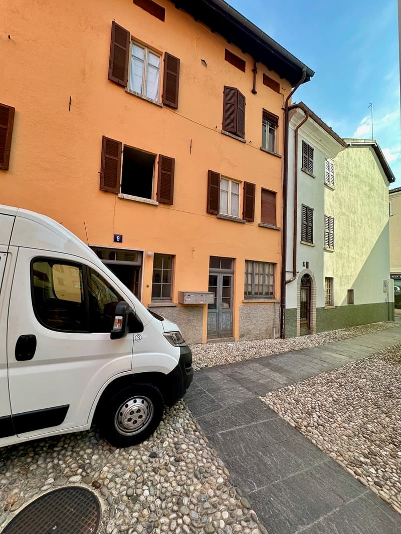 Gebäudekomplex mit Innenhof / Complesso di stabili con corte interna (2)