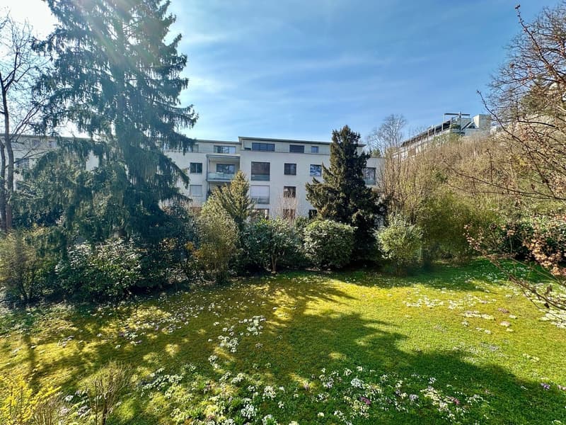 Gepflegte 4.5-Zimmer-Wohnung mit Balkon und Einstellhallenplatz (4)