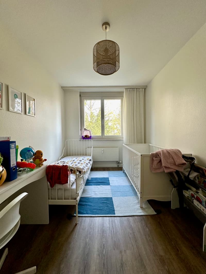 Gepflegte 4.5-Zimmer-Wohnung mit Balkon und Einstellhallenplatz (9)