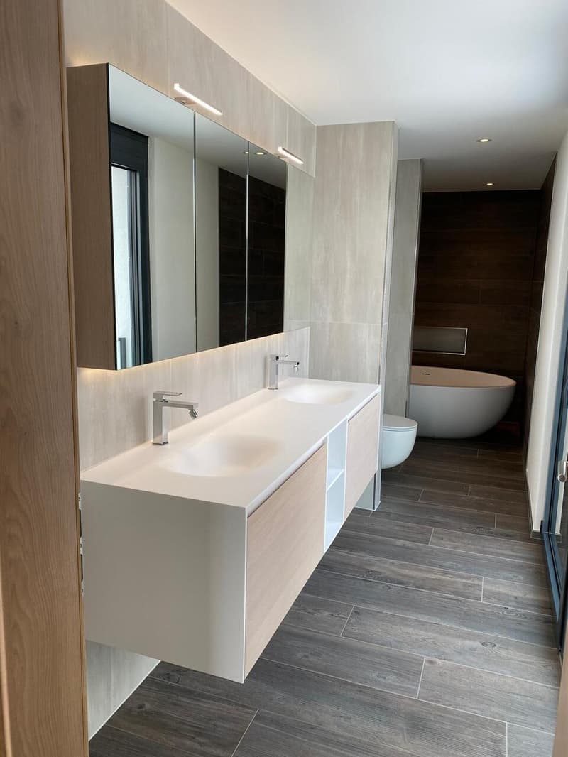 Moderne Designer-Attikawohnung mit Aussichtsterrasse (12)