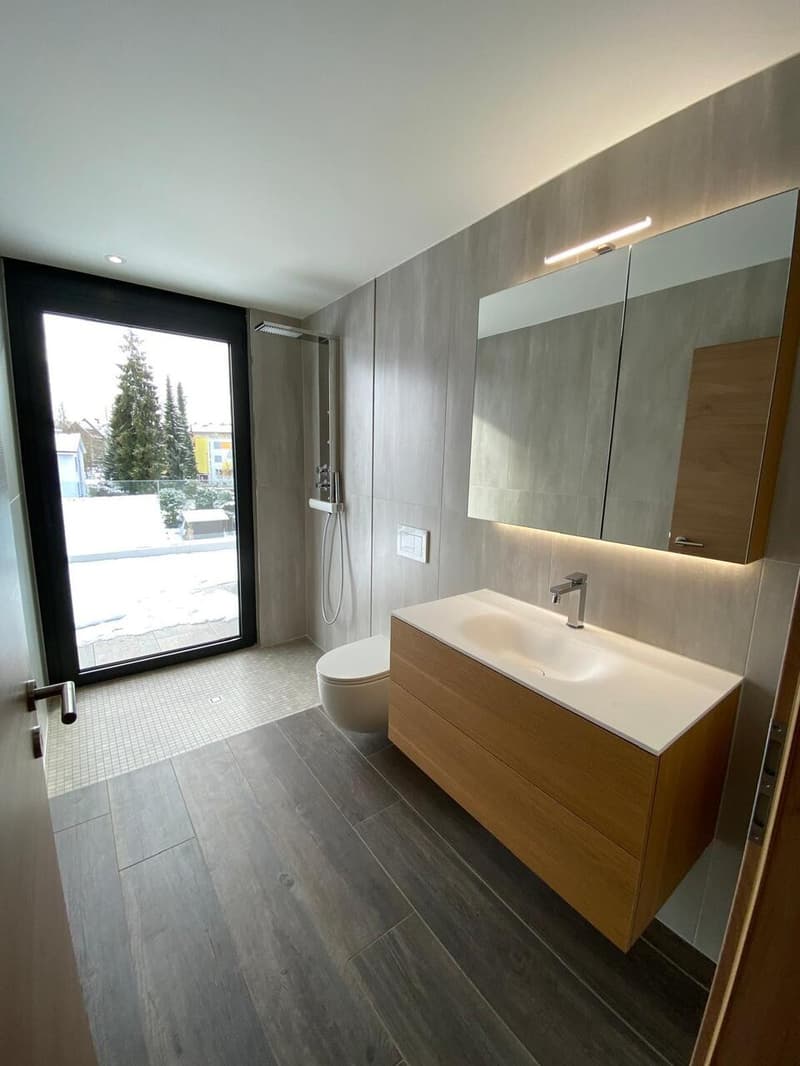 Moderne Designer-Attikawohnung mit Aussichtsterrasse (11)