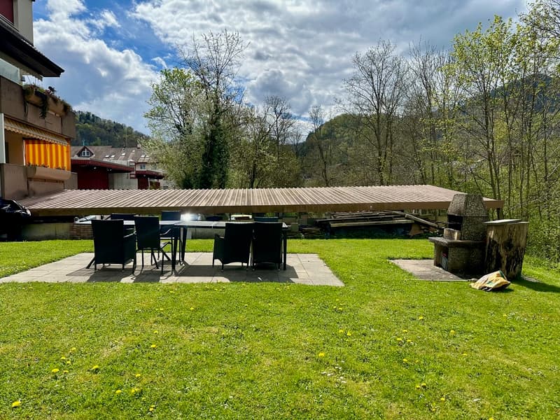 Modernisierte 3.5-Zimmerdachwohnung mit verglaster Terrasse und Garage (13)