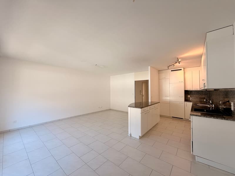 Luftige 2.5-Zimmer-Wohnung mit 2 Balkonen & einem Einstellhallenplatz (2)