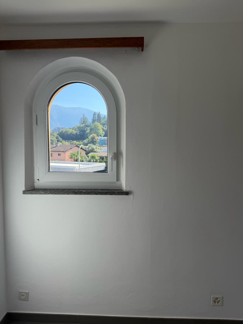 Luminoso appartamento di 5.5 locali a Losone, Ticino (9)