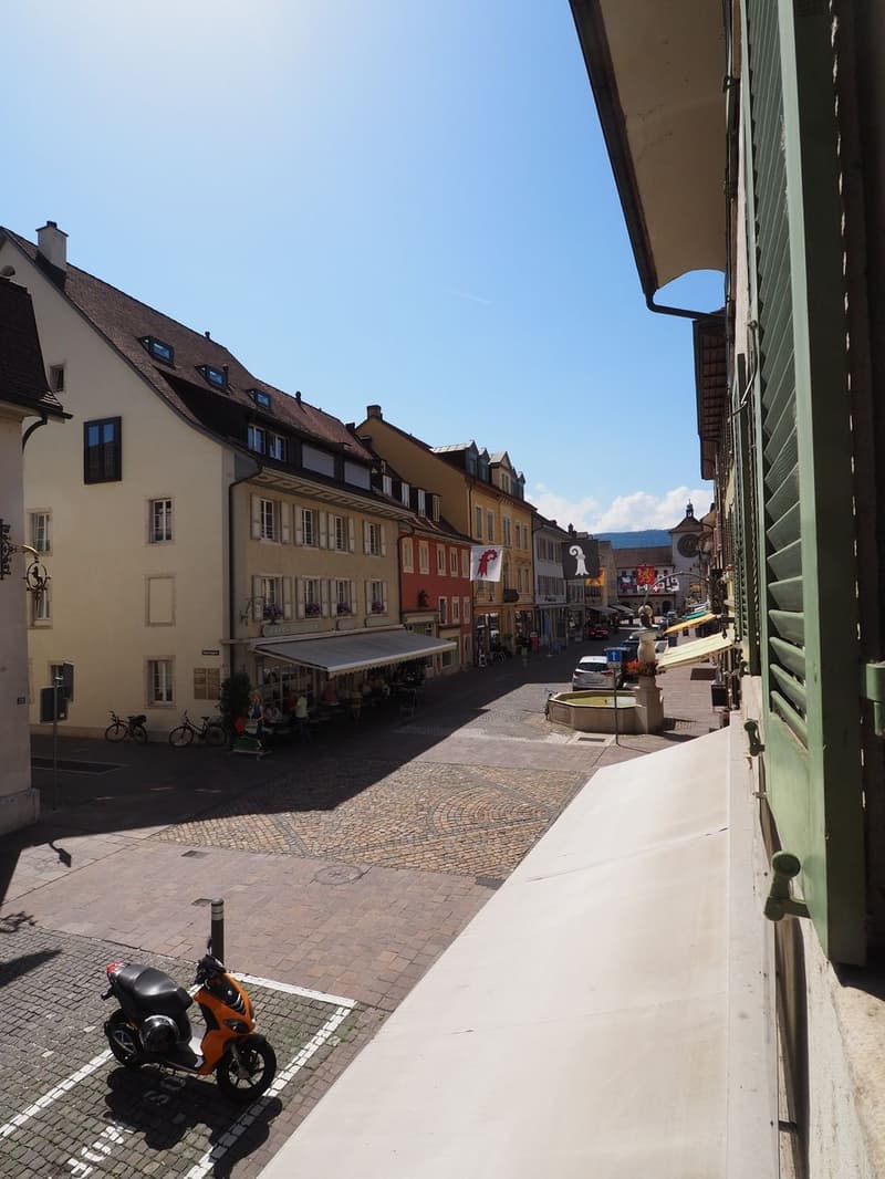 Zu vermieten eine Grosszügige 6.5 Zimmer Duplex-/Maisonette-Wohnung im Stedtli Laufen. (1)