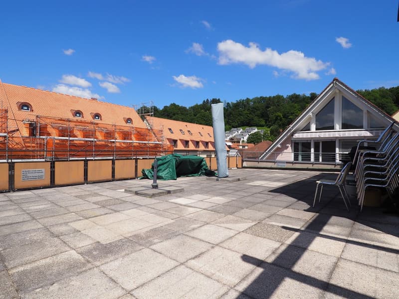 Zu vermieten eine Grosszügige 6.5 Zimmer Duplex-/Maisonette-Wohnung im Stedtli Laufen. (3)