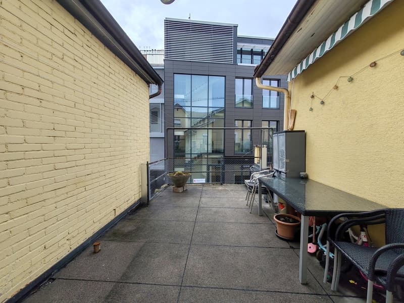 Charmante 4-Zimmer-Wohnung in historischem Gebäude in Reinach (13)
