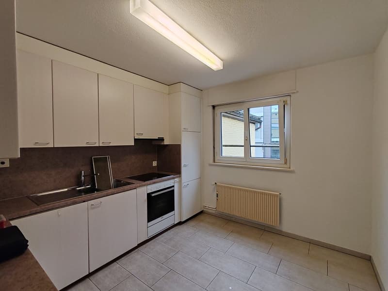 Charmante 4-Zimmer-Wohnung in historischem Gebäude in Reinach (11)