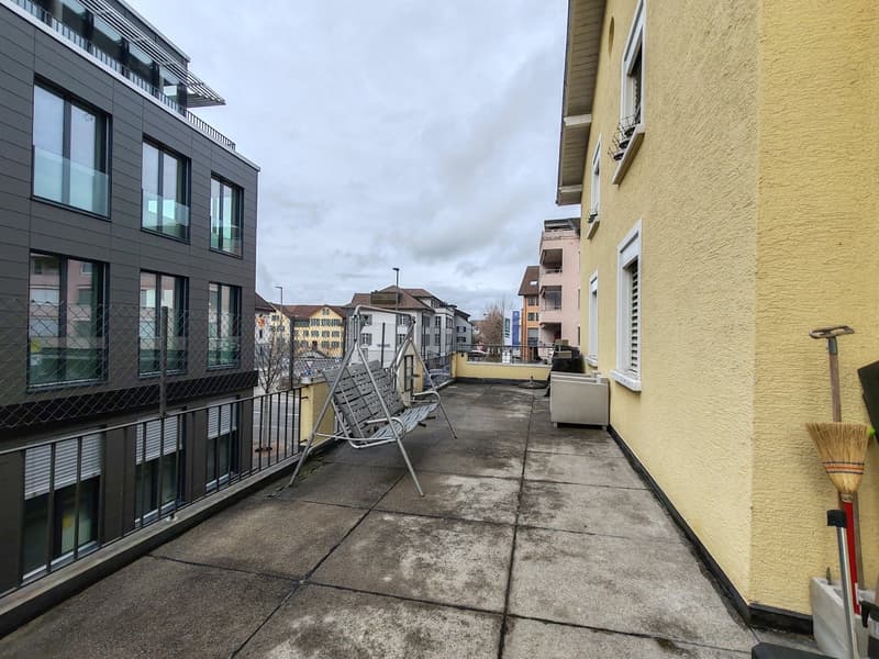 Charmante 4-Zimmer-Wohnung in historischem Gebäude in Reinach (14)