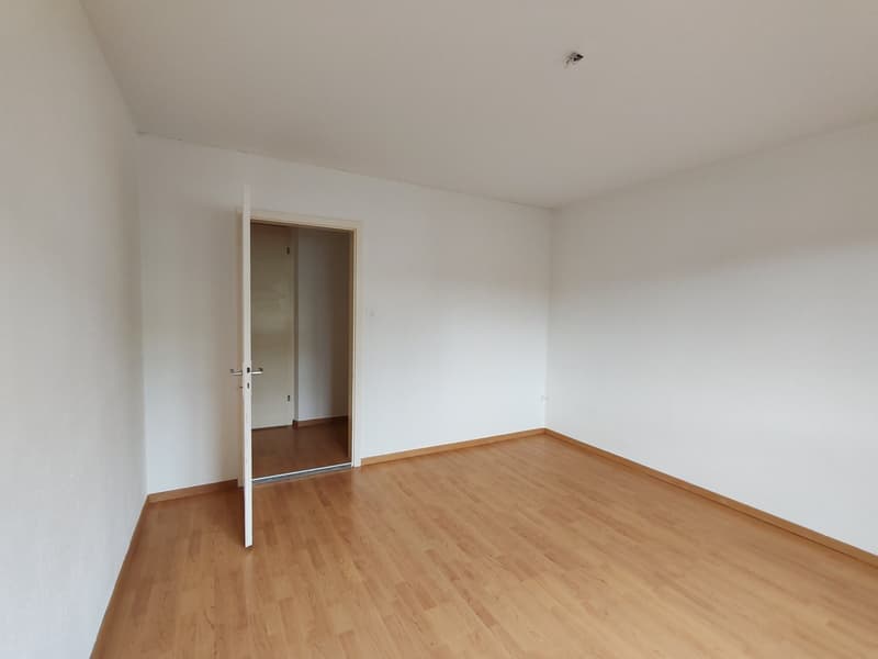 Charmante 4-Zimmer-Wohnung in historischem Gebäude in Reinach (4)
