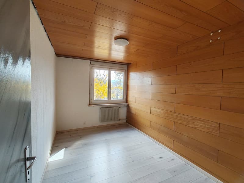 Wir vermieten ab sofort eine helle und grosszügige 4-Zimmer-Wohnungin ruhiger Lage in Zwingen (3)