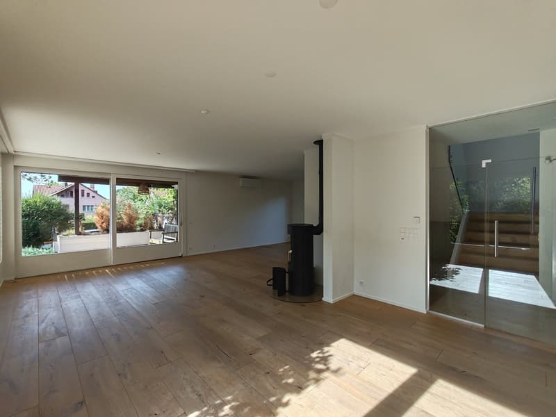 Exklusives 5½-Zimmer-Einfamilienhaus mit Garten, Balkon und Garage in Arlesheim (2)
