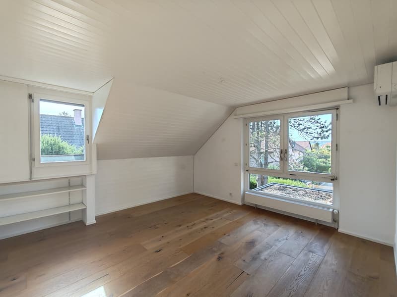 Exklusives 5½-Zimmer-Einfamilienhaus mit Garten, Balkon und Garage in Arlesheim (12)