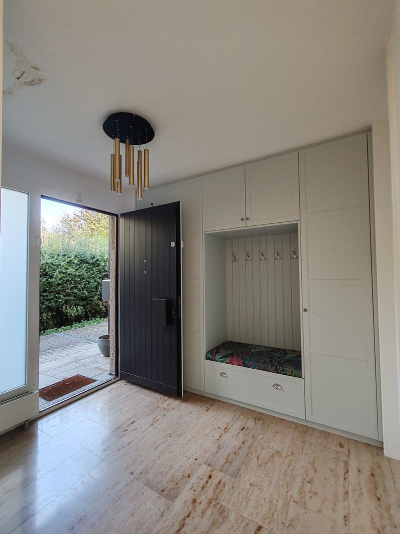 Exklusives 5½-Zimmer-Einfamilienhaus mit Garten, Balkon und Garage in Arlesheim (5)
