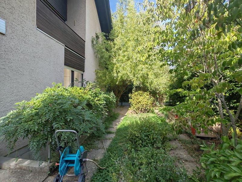 Exklusives 5½-Zimmer-Einfamilienhaus mit Garten, Balkon und Garage in Arlesheim (25)