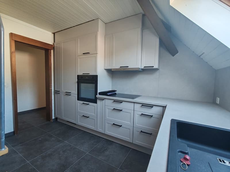 Frisch renovierte 4-Zimmer-Maisonette mit Birsblick in Grellingen (5)