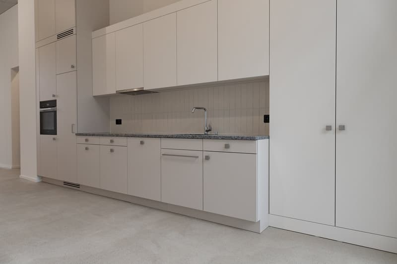 Zweitbezug: moderne 4.5 Zimmer- Maisonette Wohnung im Eigentumsstandard mit Sicht ins Grüne (2)
