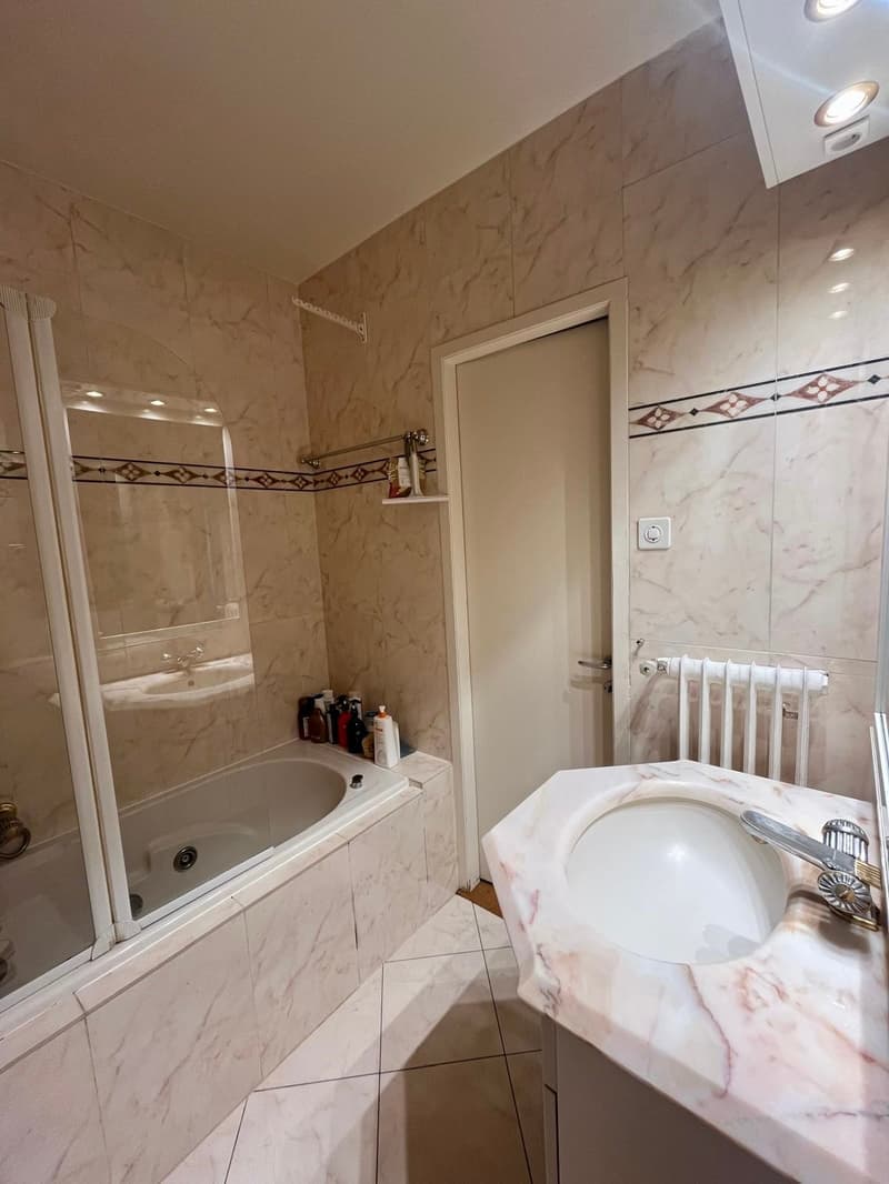 Charmant appartement de 3,5 pièces avec balcon à Genève (11)