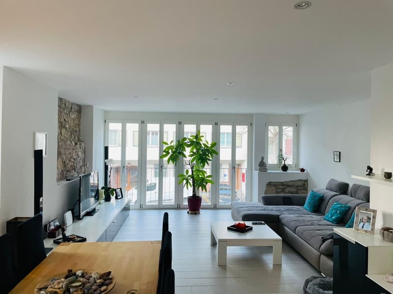 Helle 4.5-Zimmer-Wohnung mit Balkon und Garage in Münchenstein (2)