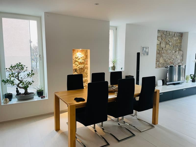 Helle 4.5-Zimmer-Wohnung mit Balkon und Garage in Münchenstein (3)