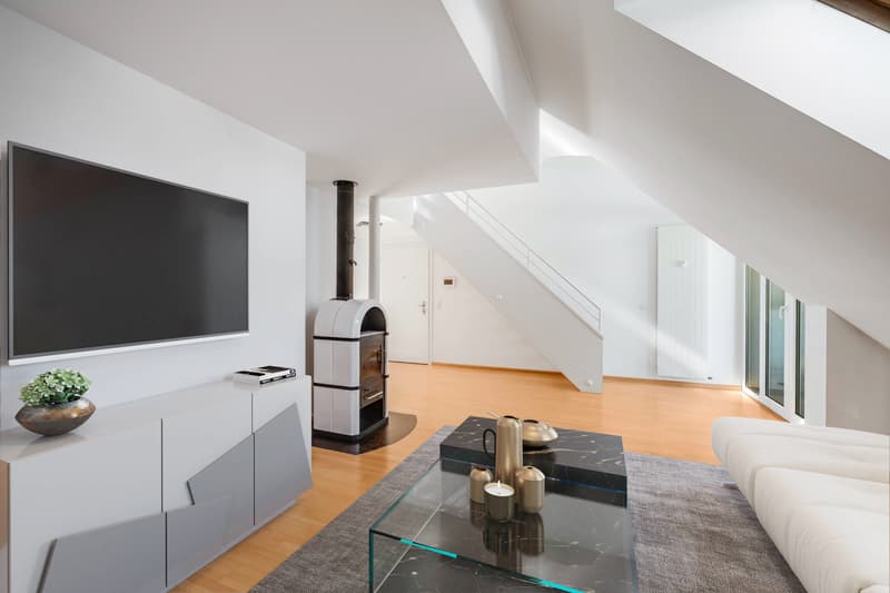 BRIGHT ATTIC MAISONETTE WITH PLENTY OF SPACE AND TRANQUILLITY (7)