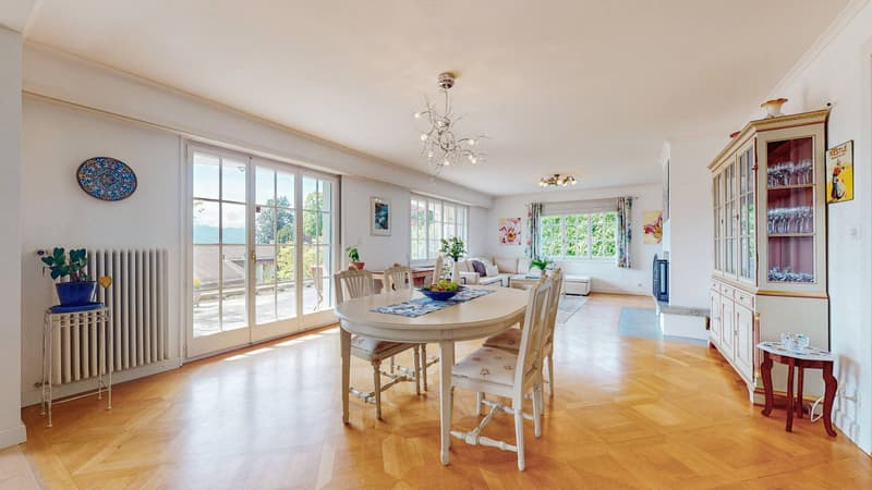 LIVING WHERE VINEYARDS AND LAKE VIEWS UNITE (3)
