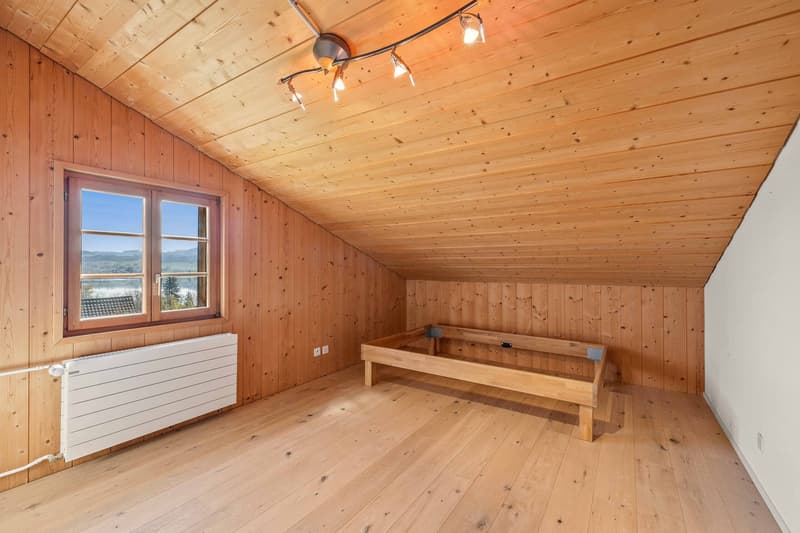 CHARMANTE MAISON MITOYENNE AVEC VUE SUR LE LAC ET POÊLE SUÉDOIS À PFÄFFIKON (6)