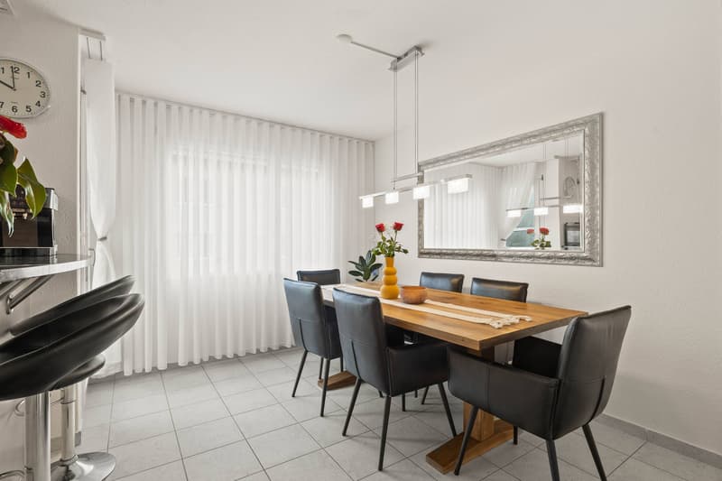 Maison d'angle soignée avec beaucoup d'espace vert - votre refuge dans un excellent emplacement (3)