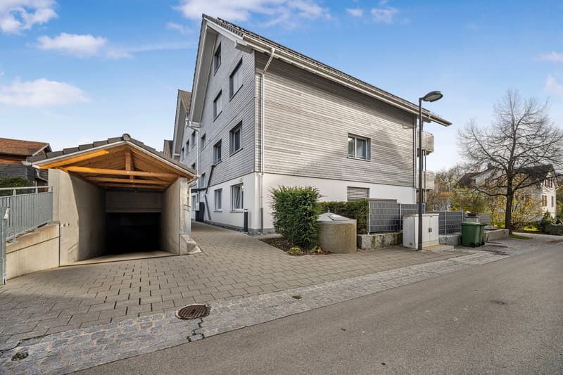 NEUWERTIG MIT BLICK INS WEITE GRÜN (7)