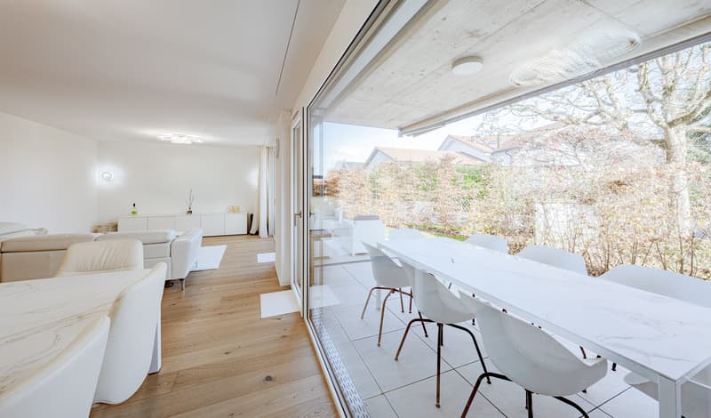 ELEGANTE APPARTAMENTO CON GIARDINO IN OTTIME CONDIZIONI (2)