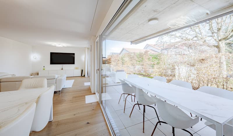 ELEGANTE APPARTAMENTO CON GIARDINO IN OTTIME CONDIZIONI (5)