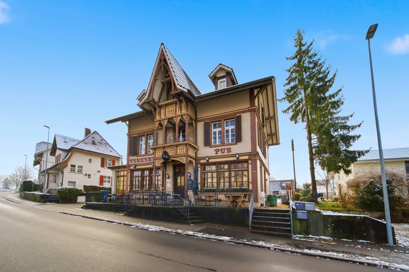 NOSTALGIA AND SOLID YIELD - RESIDENTIAL AND COMMERCIAL BUILDING IN THE CITY CENTER (1)