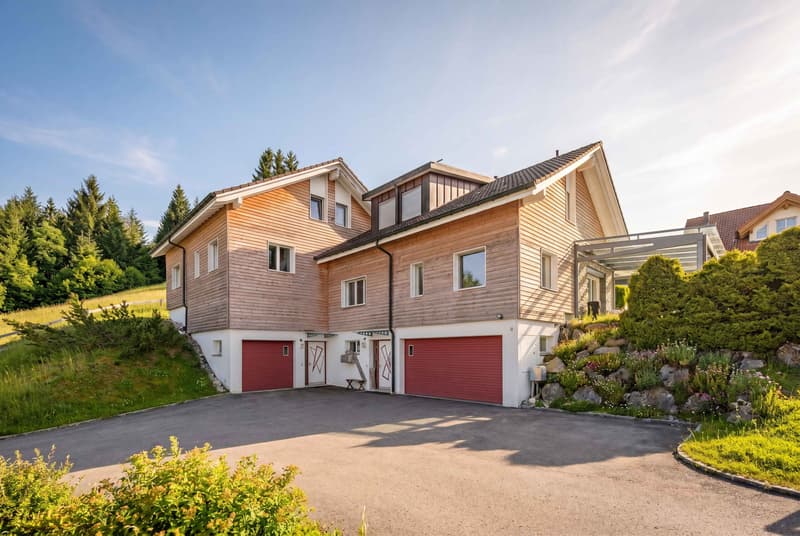 STYLISH LIVING IN ALPTHAL: SUNNY 5.5 ROOM SEMI-DETACHED HOUSE (6)