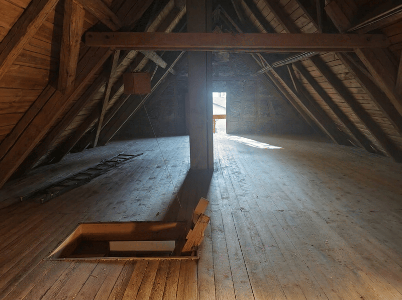 EXKLUSIVES LANDHAUS MIT GESCHICHTE – IDEAL FÜR MEHRGENERATIONSWOHNEN IN STEINMAUR (8)