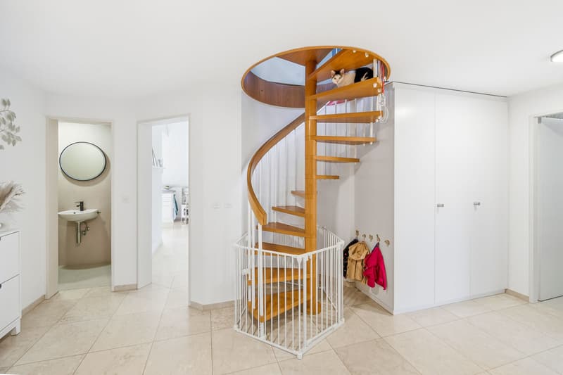 LIVING COMFORT ON TWO LEVELS - 4.5 ROOM MAISONETTE JUST A FEW MINUTES FROM THE CITY (6)
