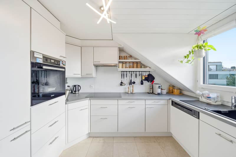 LIVING COMFORT ON TWO LEVELS - 4.5 ROOM MAISONETTE JUST A FEW MINUTES FROM THE CITY (3)