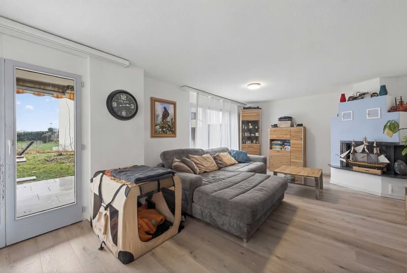 5.5-ROOM-DOUBLE-FAMILY-HOUSE WITH MOUNTAIN VIEW AND POTENTIAL (2)
