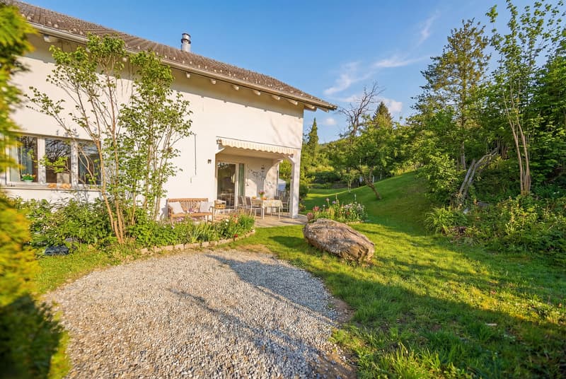 FREISTEHENDES SEESICHTSHAUS IM GRÜNEN (8)