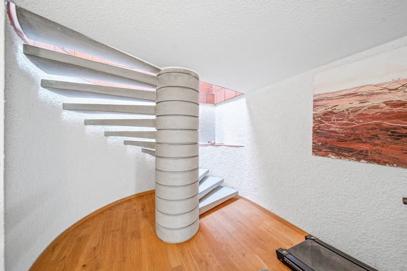 BUNGALOW-ÄHNLICHES WOHNHAUS MIT SEPARATEM GEWERBEBEREICH (5)