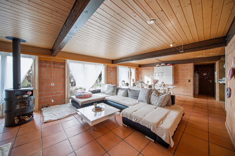 BUNGALOW-ÄHNLICHES WOHNHAUS MIT SEPARATEM GEWERBEBEREICH (2)