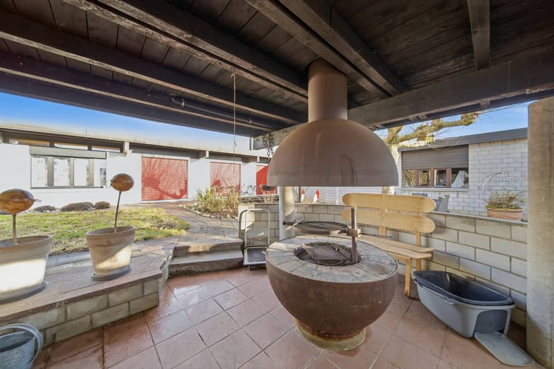 BUNGALOW-ÄHNLICHES WOHNHAUS MIT SEPARATEM GEWERBEBEREICH (6)